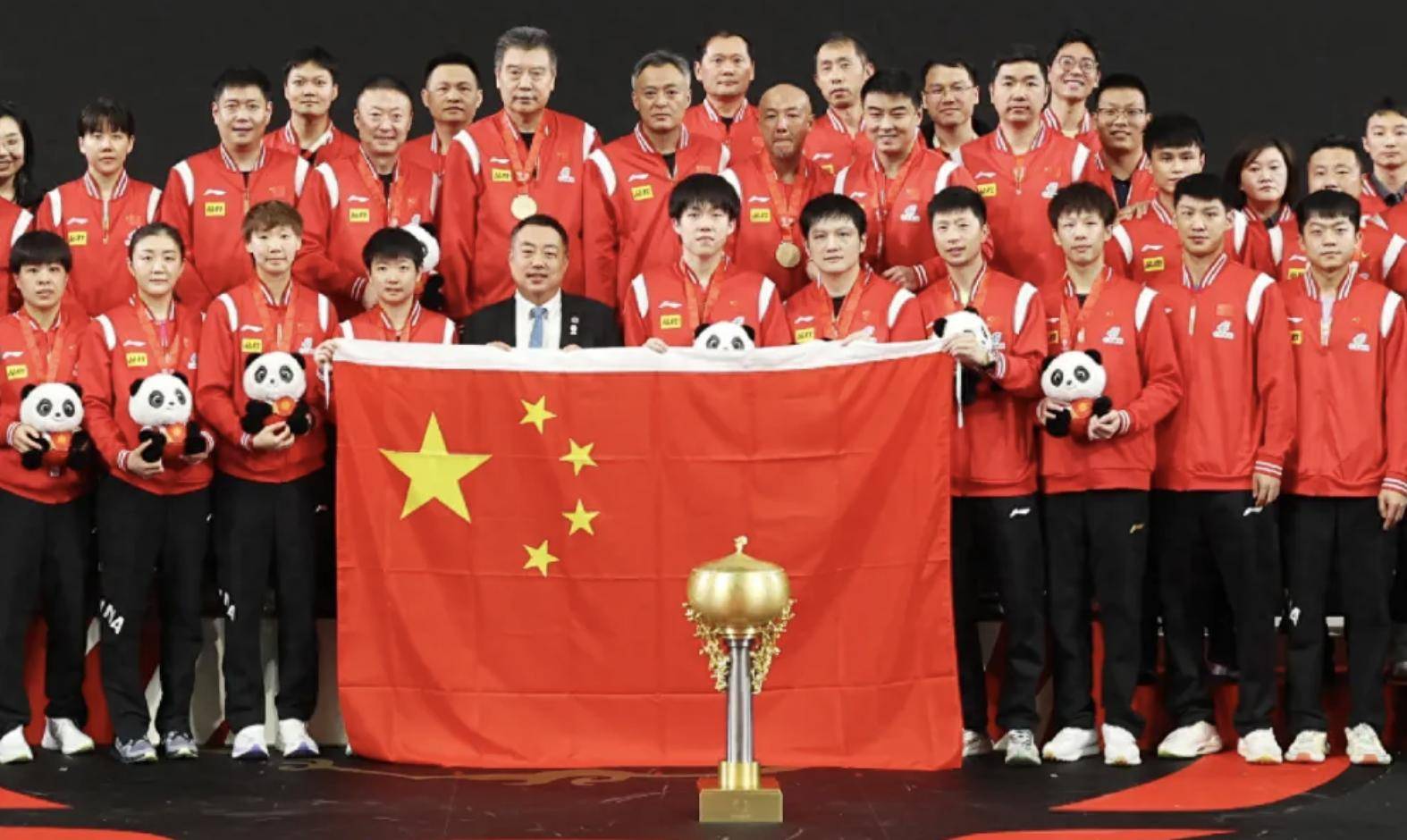 国乒回归首秀大放异彩，羽毛球队主场球迷高呼名字的简单介绍